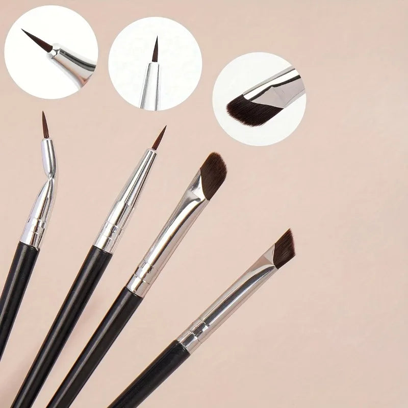 Präziser Eyeliner- & Augenbrauenpinsel